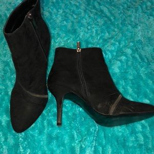 Kelly & Katie heeled booties